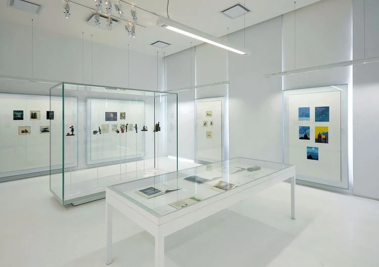 display cabinet glass-2