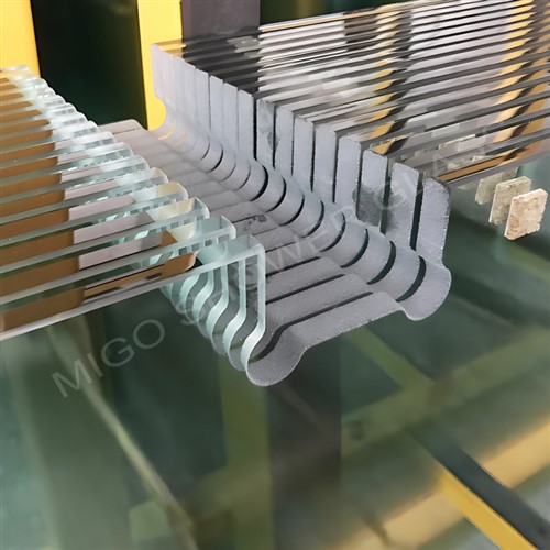 Скло для душу, що самоочищається