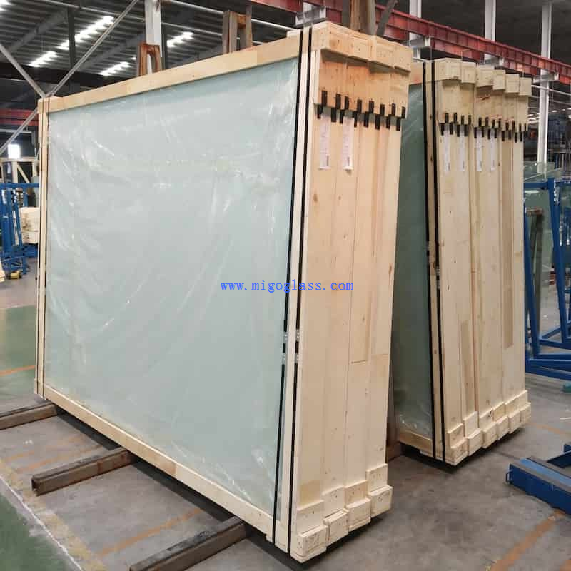 packinng padel court glass