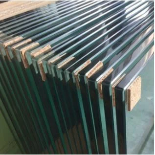 Падель -суд загартоване скло